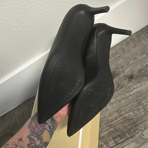 Michael Kors woman black heel 6M NWOT - Picture 8 of 9